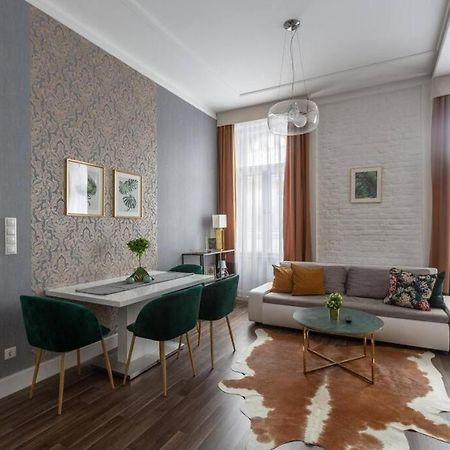Chic, Captivating Space Near Opera House Boedapest Buitenkant foto