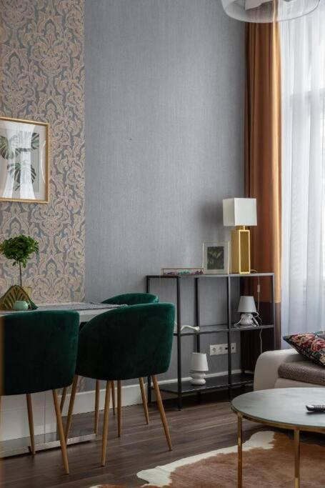 Chic, Captivating Space Near Opera House Boedapest Buitenkant foto
